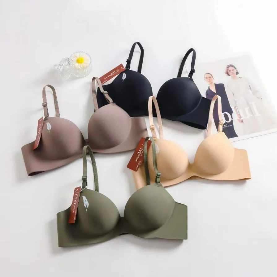 Seamless Feather Design Hand Shape Medium Padded Daily Wear Bra