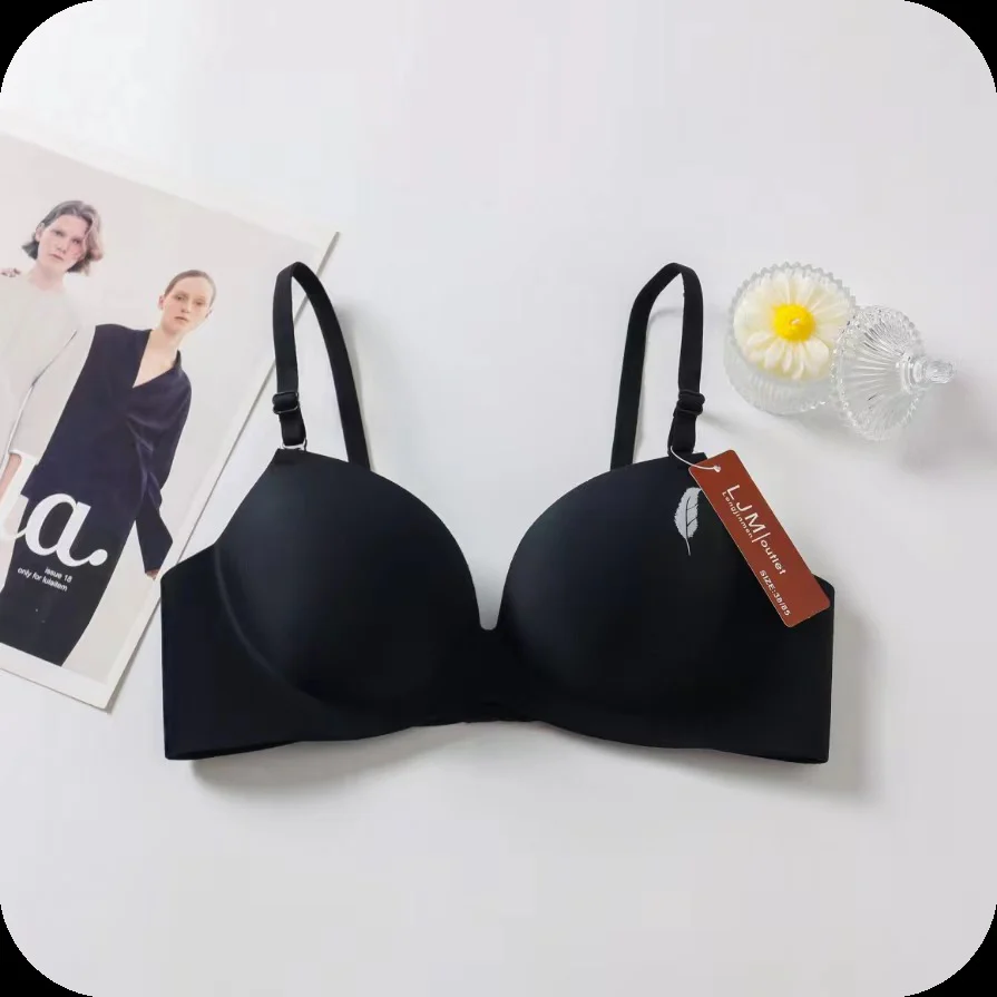 Seamless Feather Design Hand Shape Medium Padded Daily Wear Bra