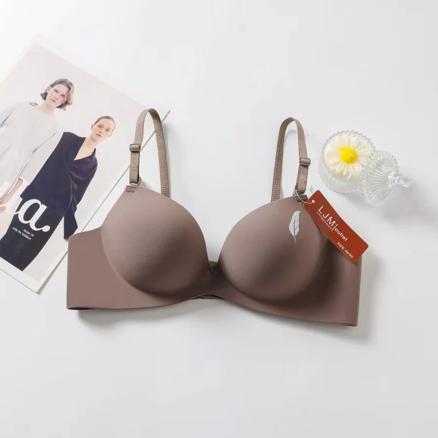 Seamless Feather Design Hand Shape Medium Padded Daily Wear Bra