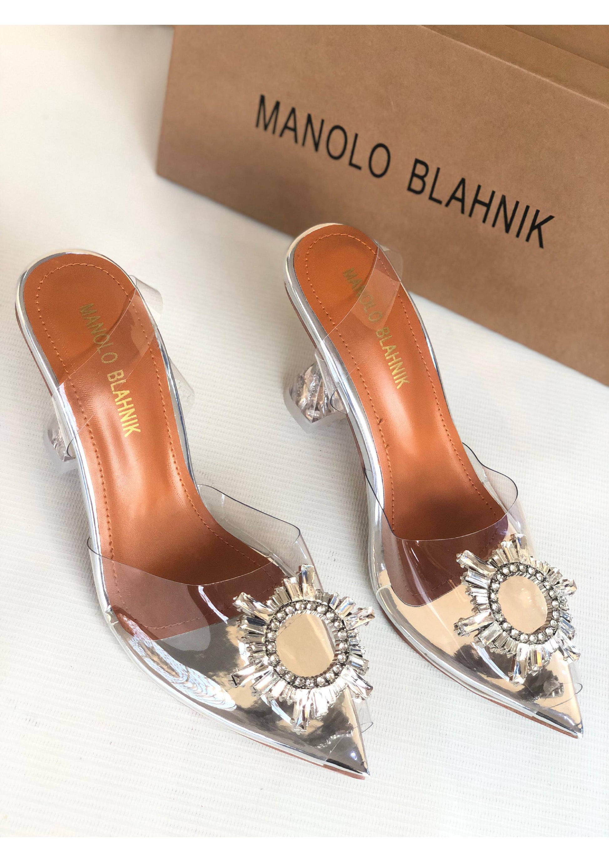 MANALO BLAHNIK SILVER HEELS